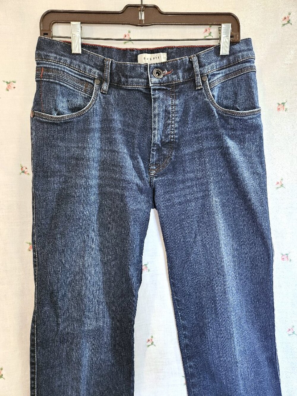 Size M to L Bugatti Jeans 32" Waist
